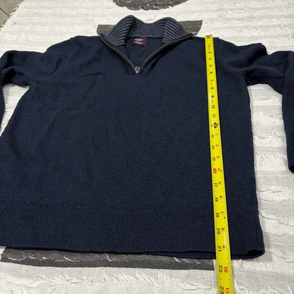 Untuckit 100% merino wool blue quarter zip sweater mens sz M Classic Career